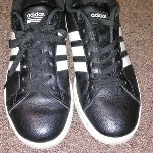 Woman's black Adidas sneakers size 8